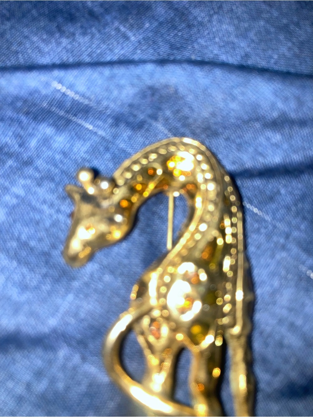 Gold-tone Giraffe Brooch Pin - Picture 3 of 4
